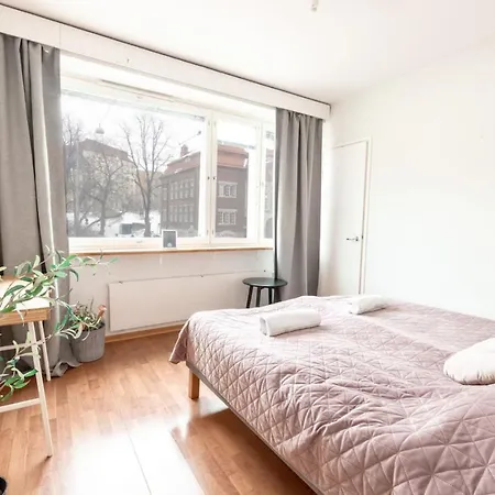 Apartman Cozy 1br W Balcony Next To Tram Stop *