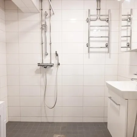 2ndhomes 1br With Balcony Next To Tram Lines In Kallio Helsinki