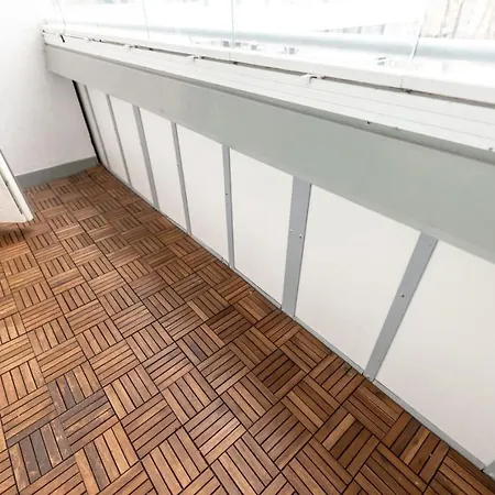 Cozy 1br W Balcony Next To Tram Stop Apartmán *