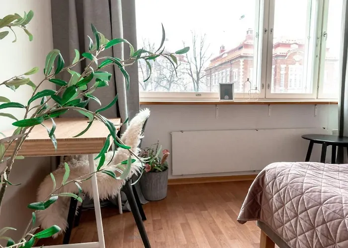 2ndhomes Cozy 1br W Balcony Next To Tram Stop