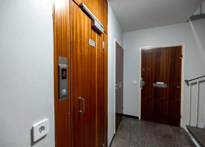 2ndhomes Cozy 1br W Balcony Next To Tram Stop